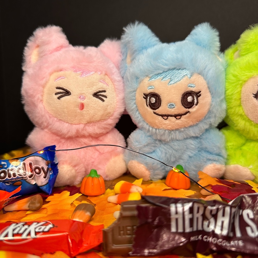 La Babies Colorful Plush Set of Four - Picture 4 of 10